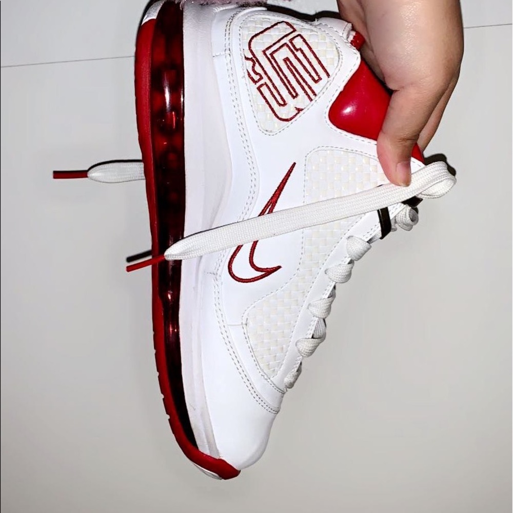 LEBRON 7 NFW WHITE VARSITY RED